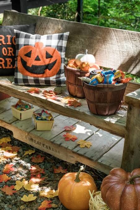 Best Outdoor Fall Decor Ideas for Every Style | HGTV