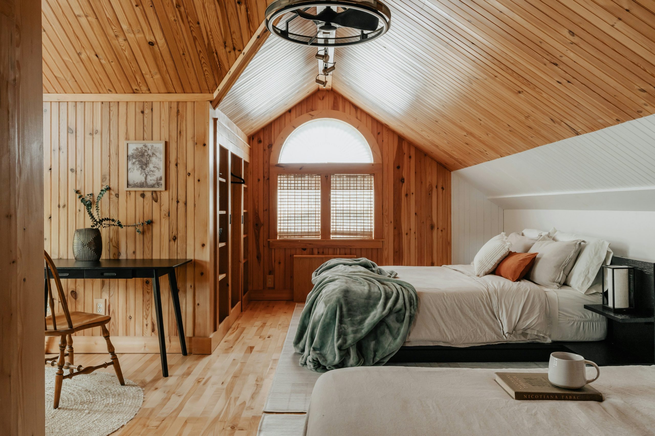 Cabin bedroom (IG: @clay.banks)