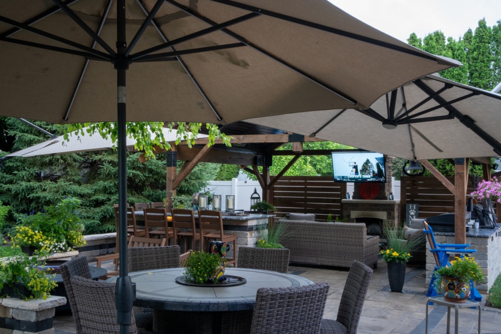 How to Host the Best Fall Entertaining in Your Outdoor Space