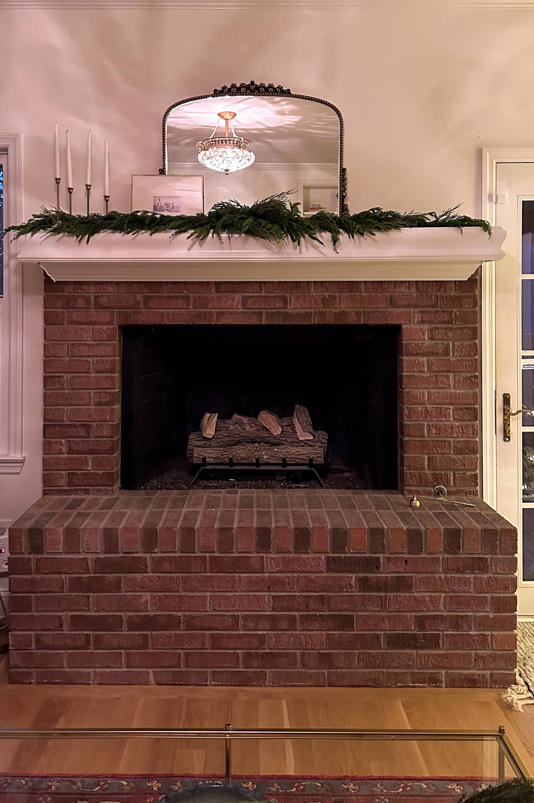 How to Layer Garland on the Mantel - allisonskiff.com
