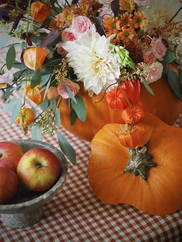 How To Make A Pretty Floral Pumpkin Display For Halloween — MELANIE LISSACK INTERIORS