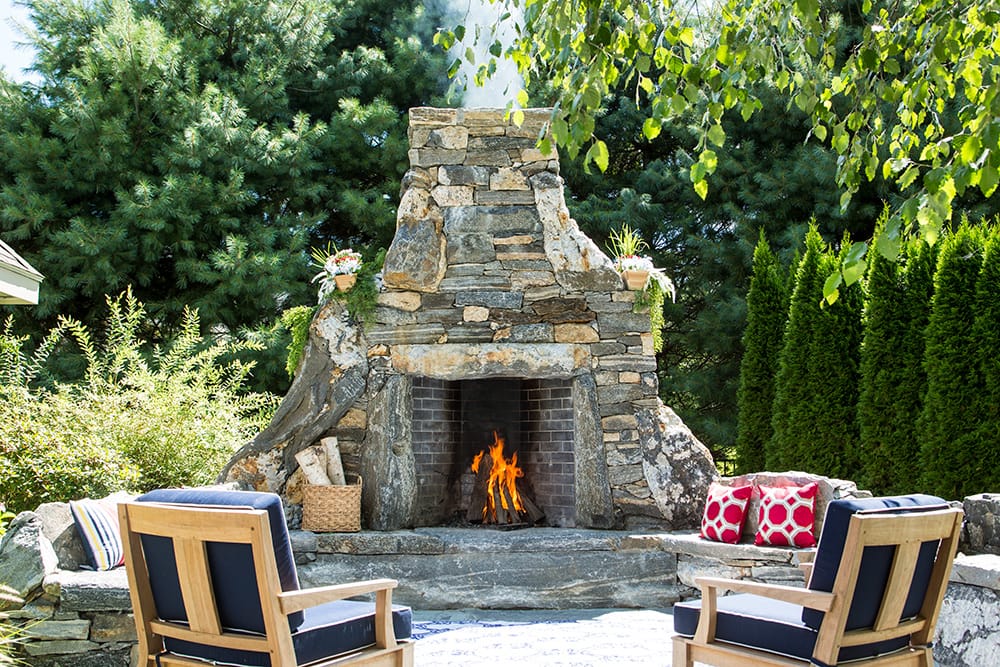 Outdoor Fire Pit Seating Ideas for Your Outdoor Living Space