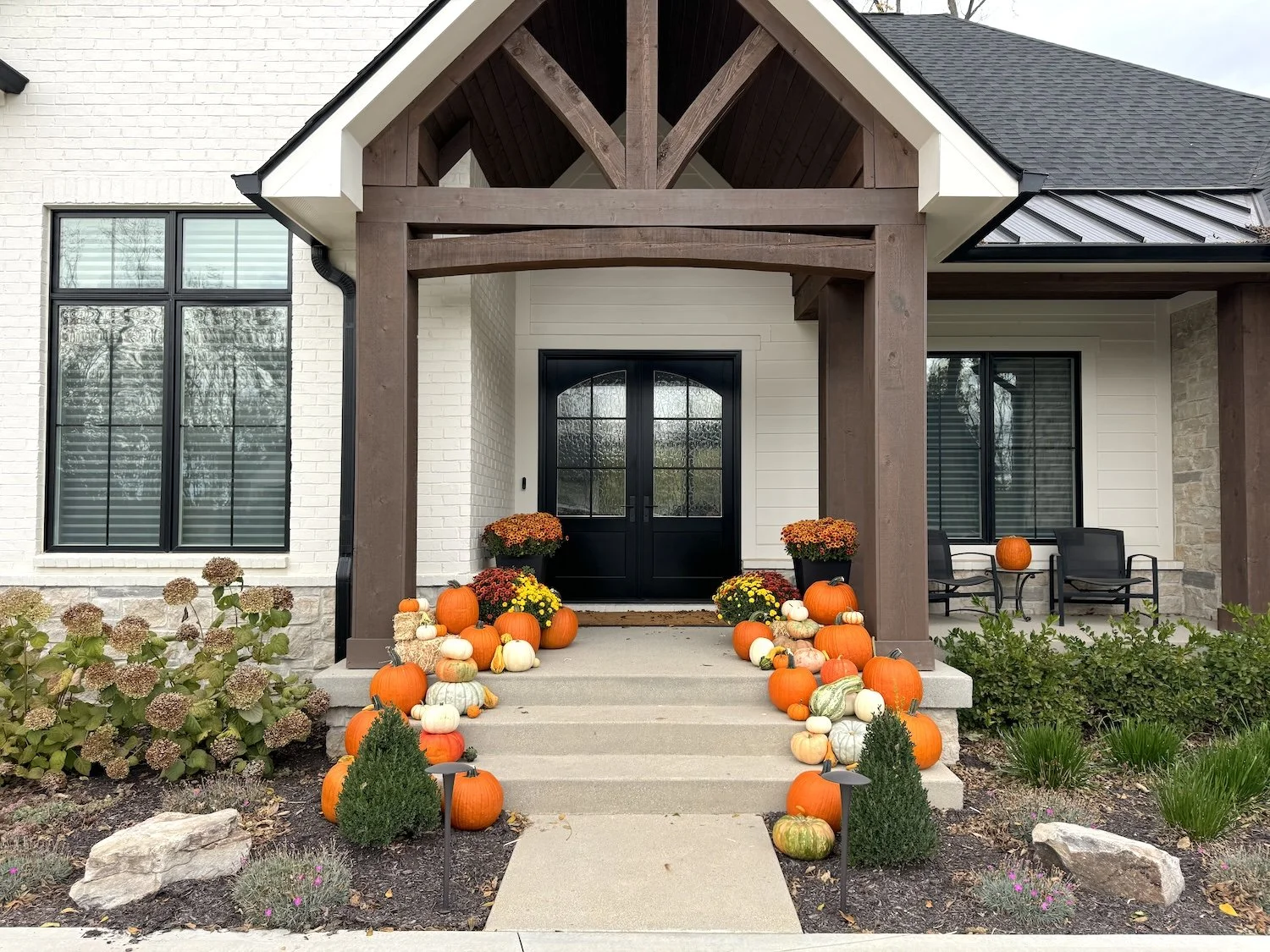 Pumpkin Decor Indy | Pumpkin Delivery in Indianapolis | Fall Porch Decor