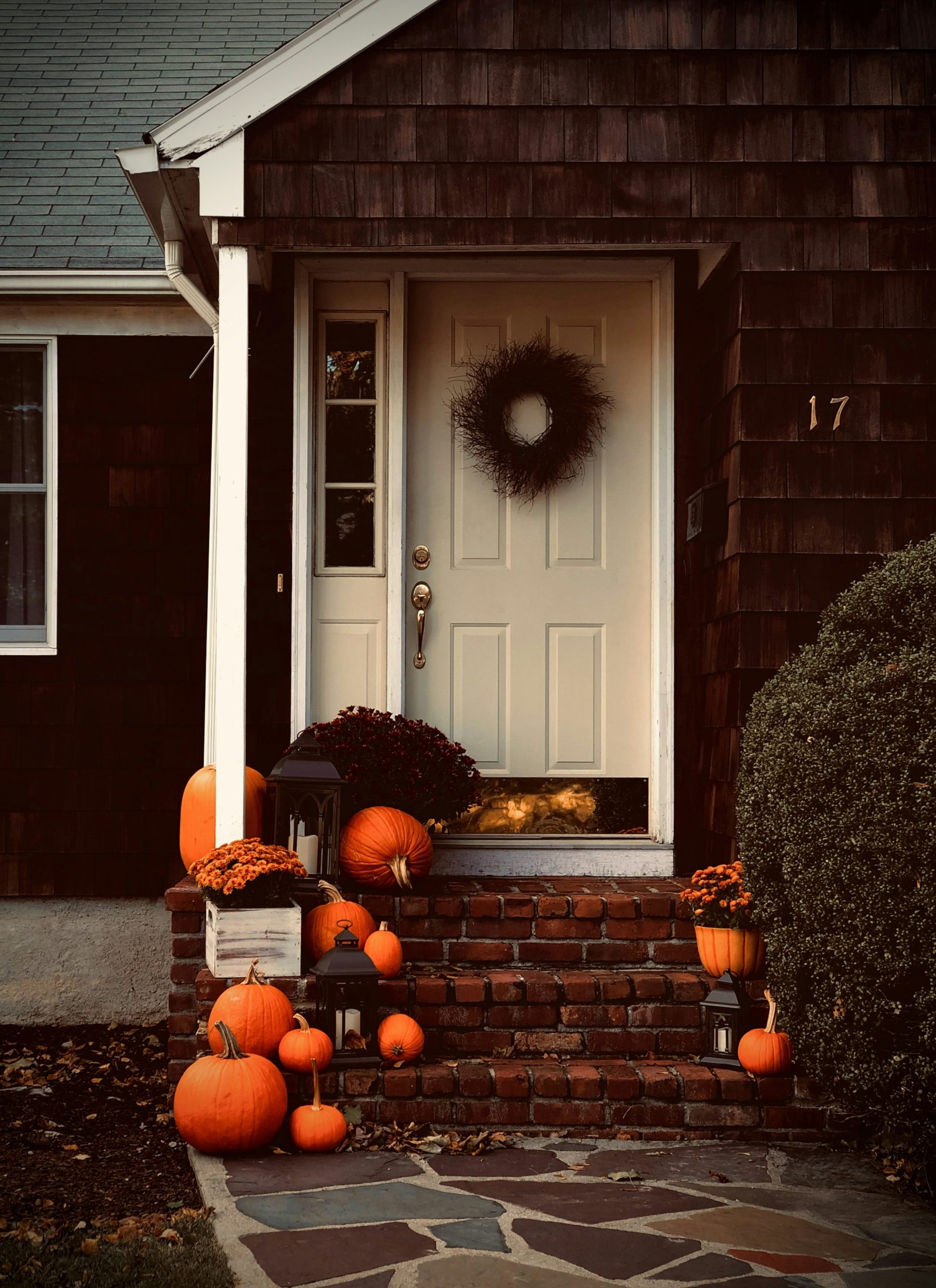 Pumpkins on stairs - Free Photo on Unsplash
