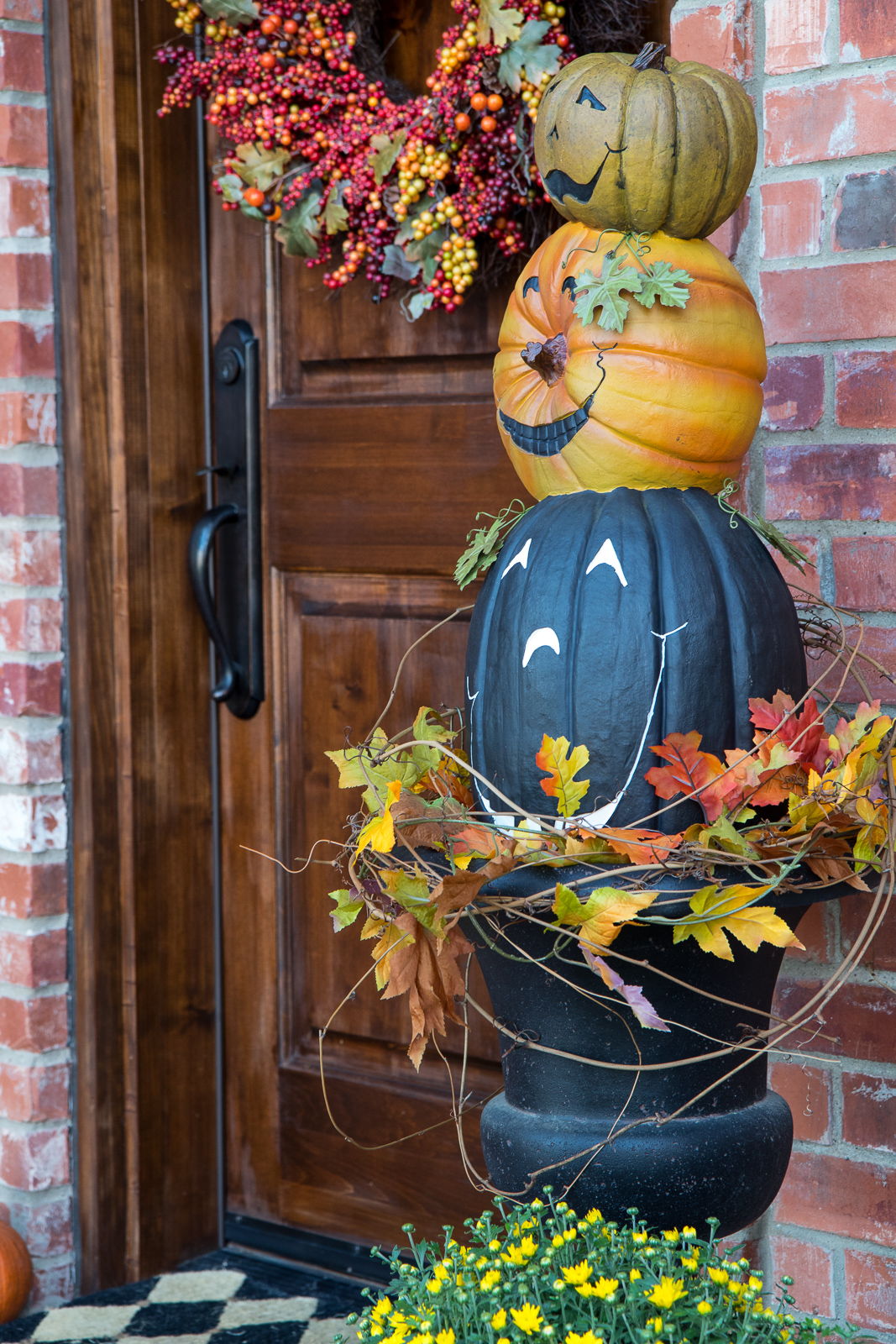 SIMPLE FALL FRONT PORCH DECOR | Everyday Laura