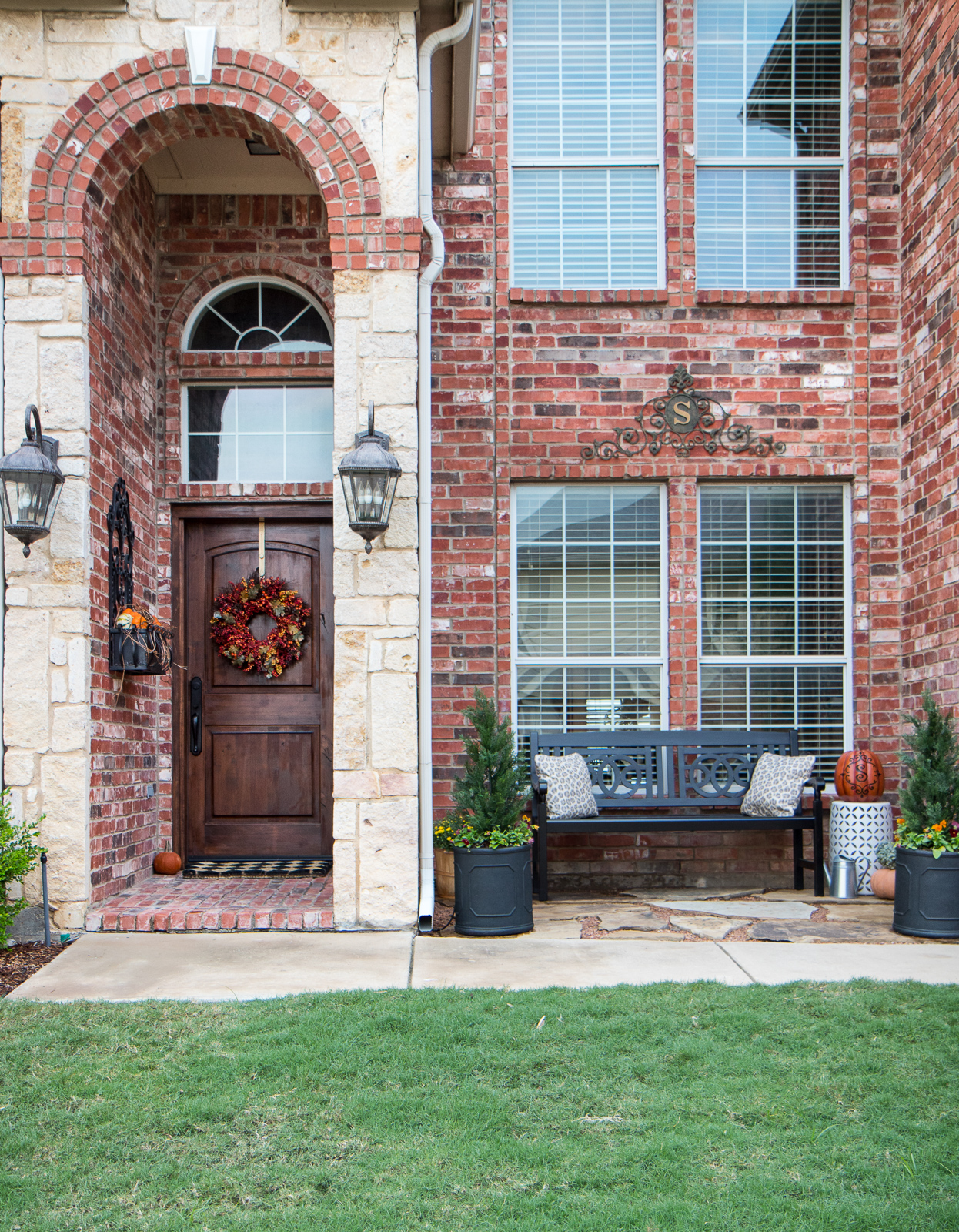 SIMPLE FALL FRONT PORCH DECOR | Everyday Laura