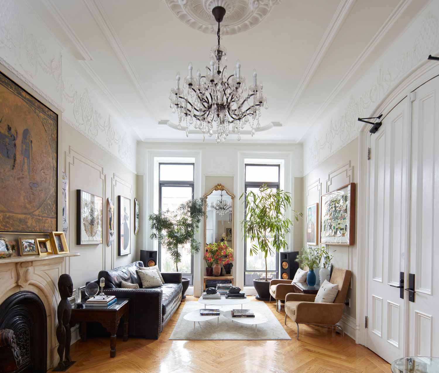 20 Picture Frame Molding Ideas That Add Instant Character