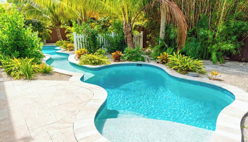 A Lazy River Day & Night 4 Bedrm w lazy river heated pool! Bikes & Beach Gear! - Easy Booking - 2026 - Vrbo