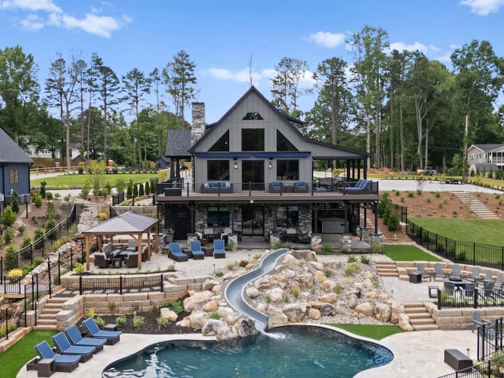 Gray Fox Lodge AvantStay | WATER SLIDE! Pool lake - Houses for Rent in Sherrills Ford, North Carolina, United States - Airbnb