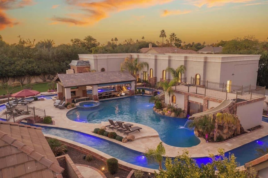 HÓZHÓ|Private Pool w/ Lazy River, Slides & Theatre - Scottsdale - Book Your Stay - 2026 - Vrbo