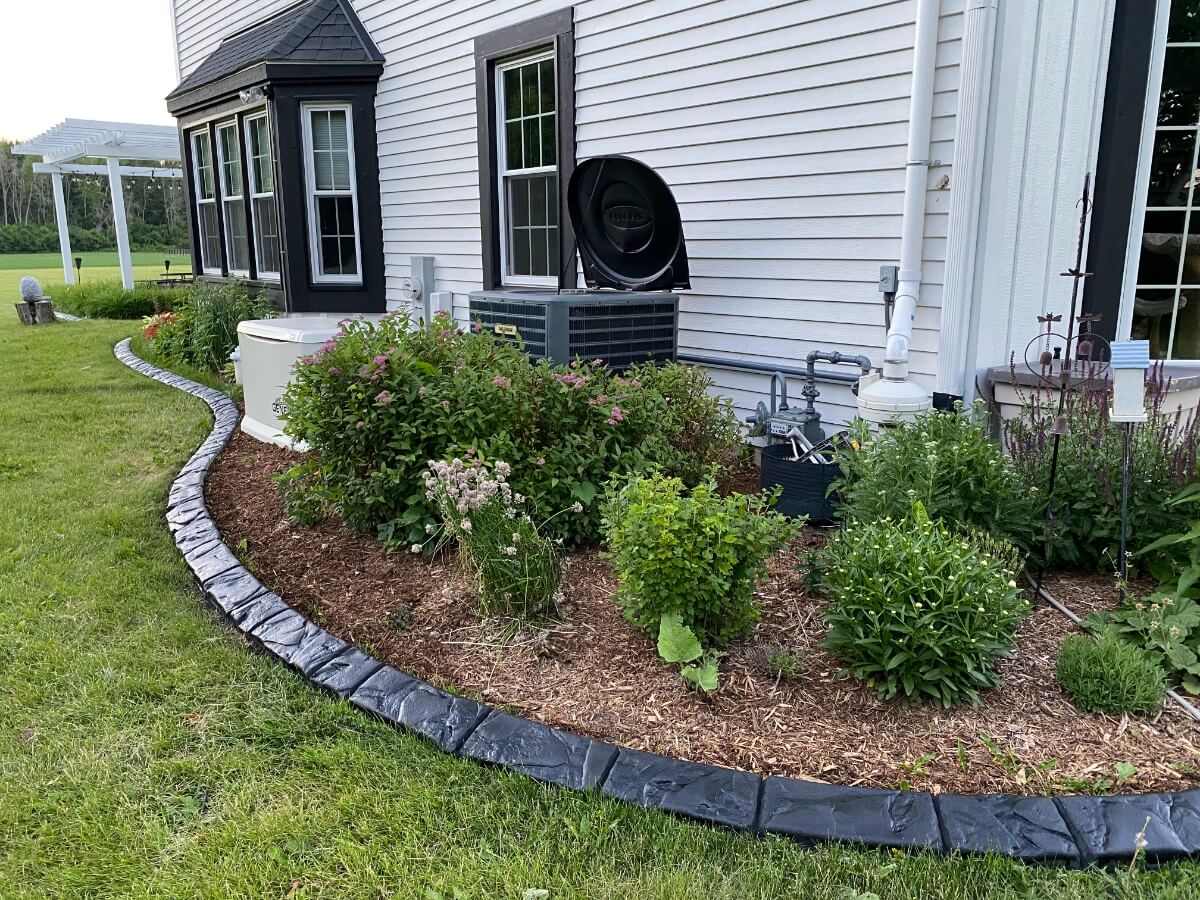 Premium Concrete Landscape Edging And Borders | Cedar Creek Curbing