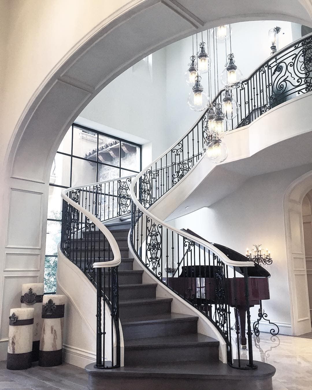 Raised Panel Wainscoting - Fratantoni Luxury Estates