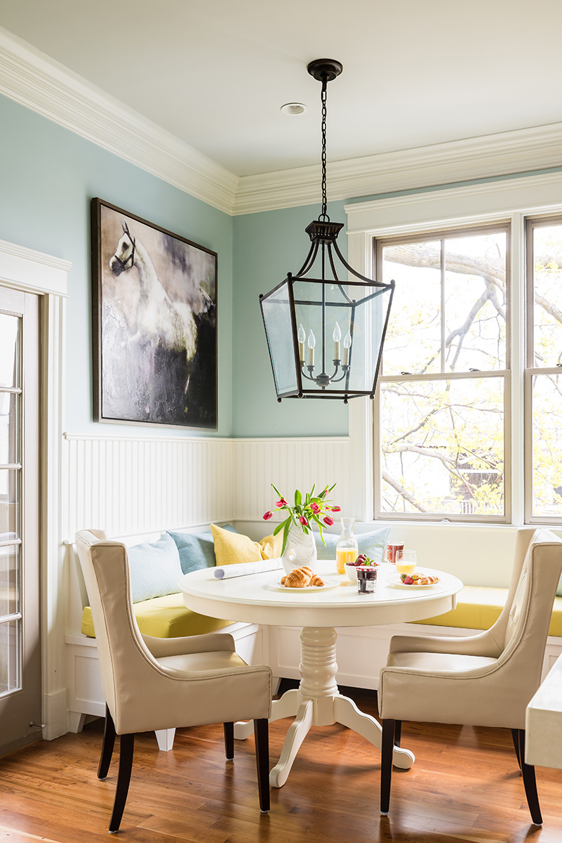 Timeless Accent Dining Room Wainscoting Ideas