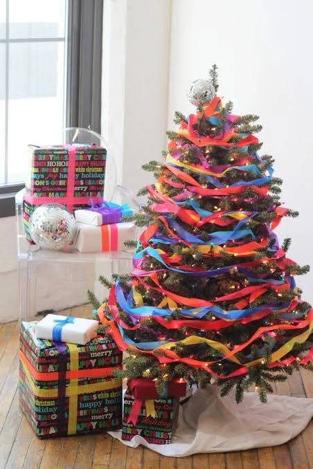 1 Christmas Tree, 6 Different Ways | HGTV