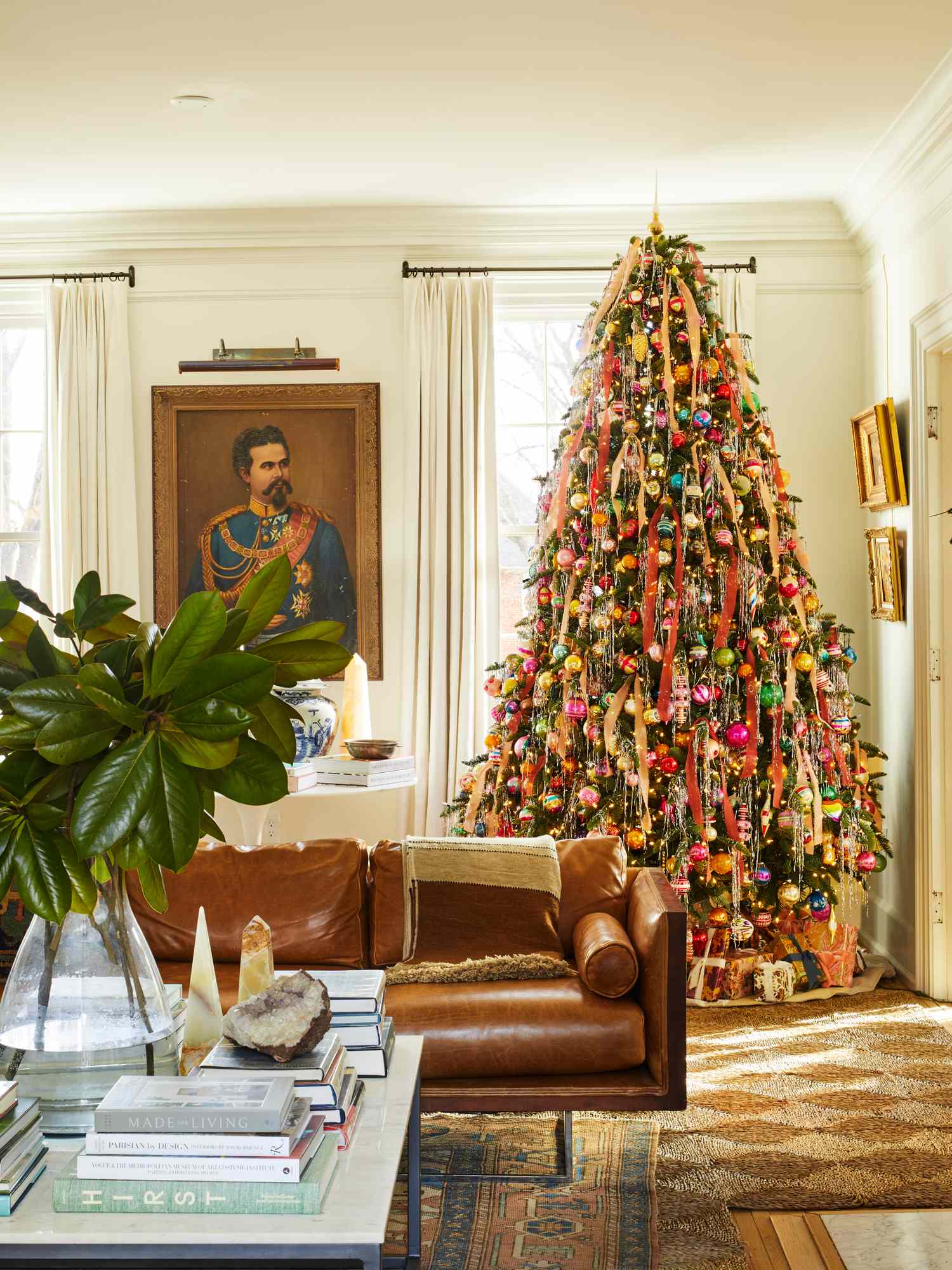 10 Christmas Tree Decorating Trends to Try This Holiday Season