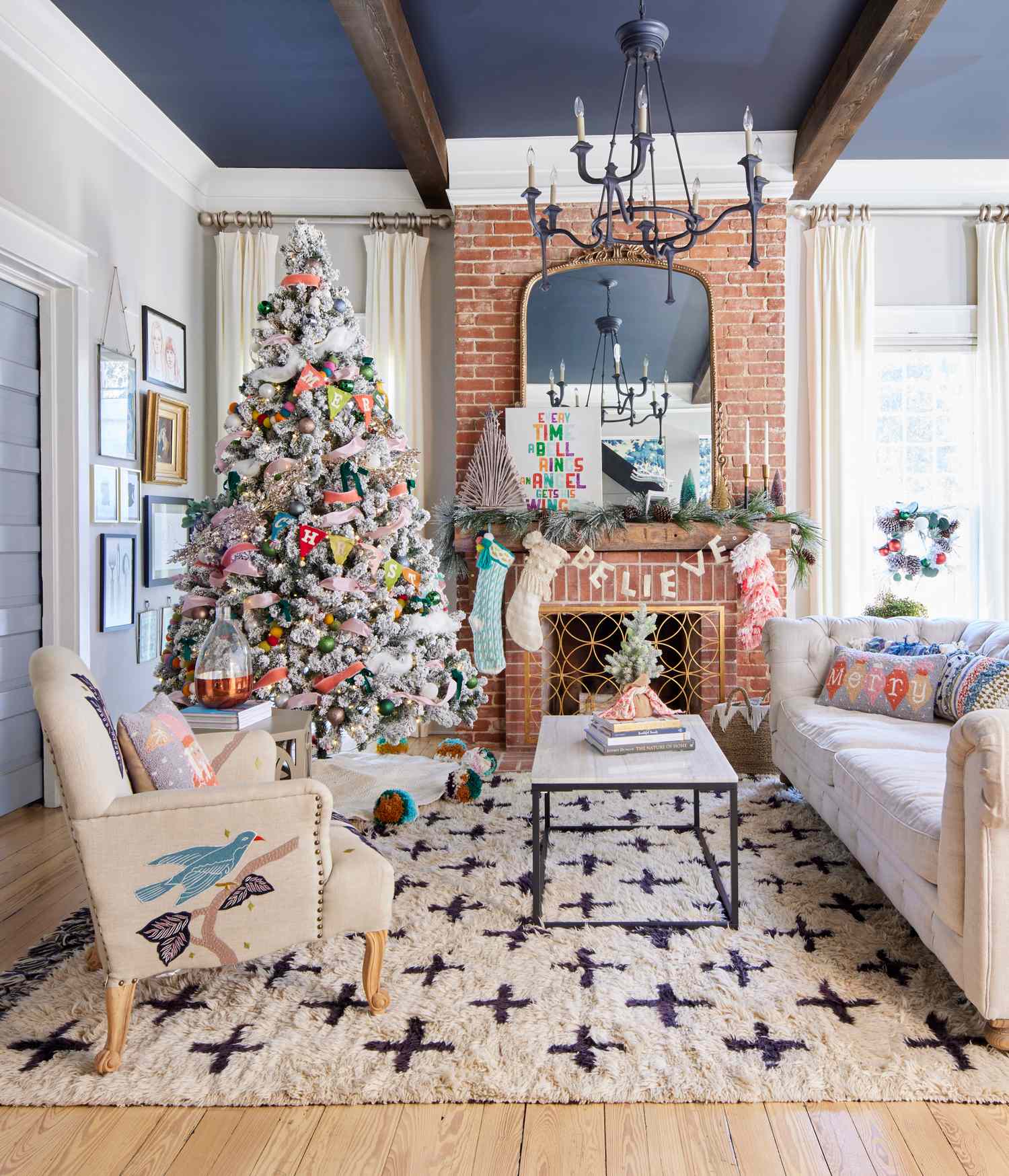 10 Maximalist Christmas Decorating Ideas