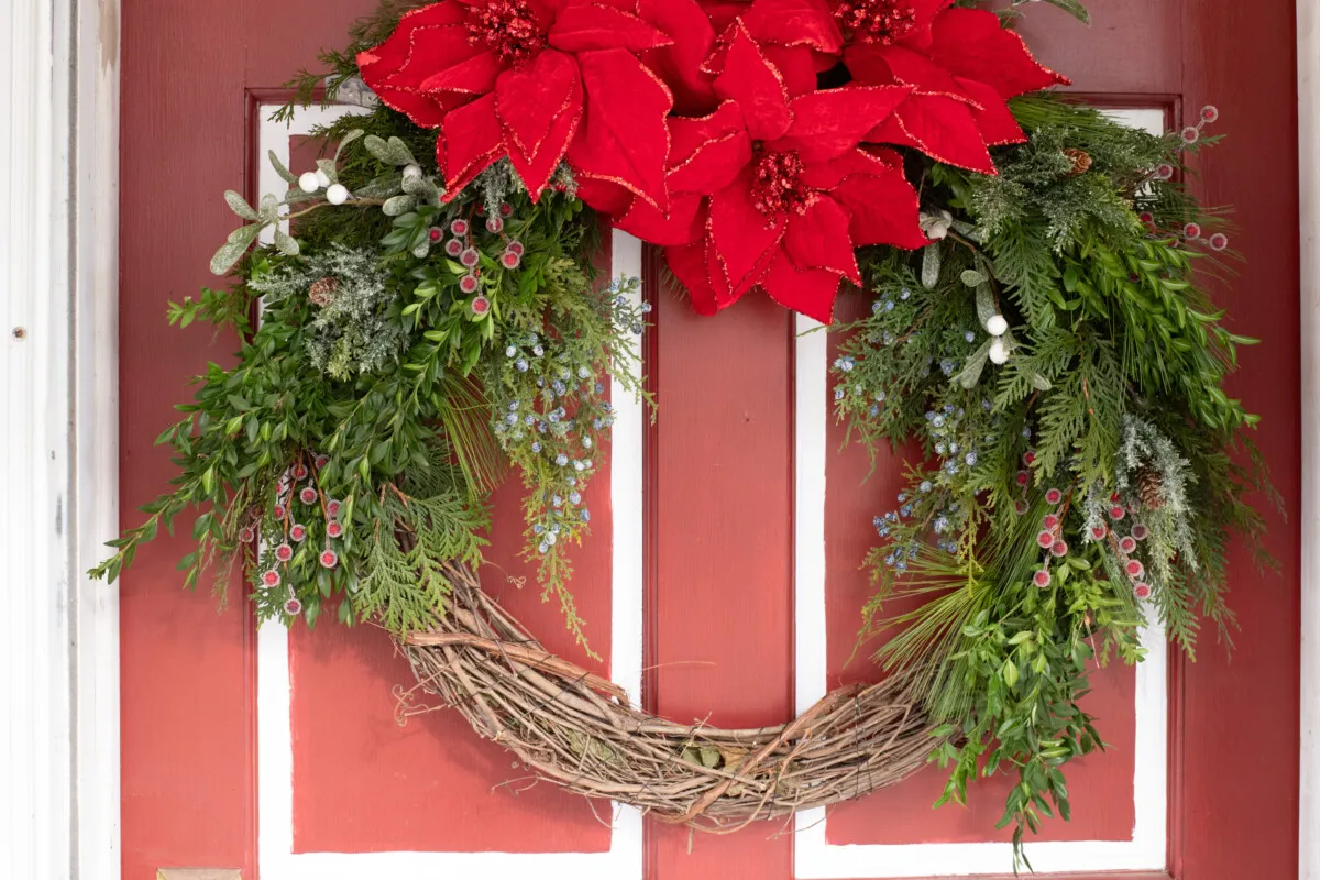 10 Ways to Use Evergreen Cuttings to Decorate for Christmas