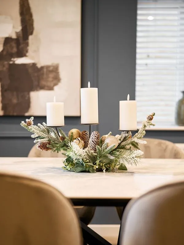 12 Christmas Tablescape Ideas Your Guests Will Cherish | Charles Church