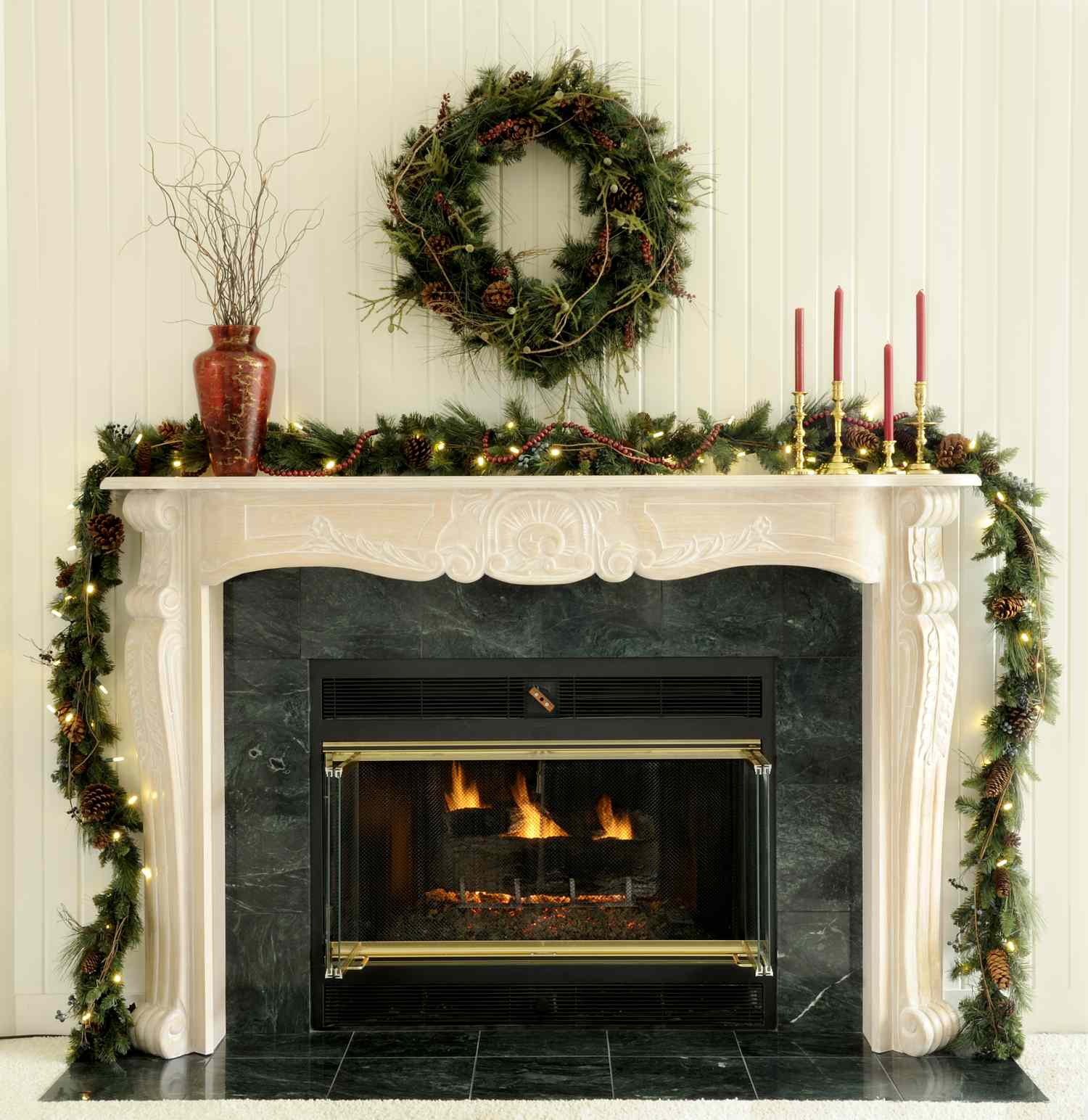 12 Holiday Mantel Décor Ideas