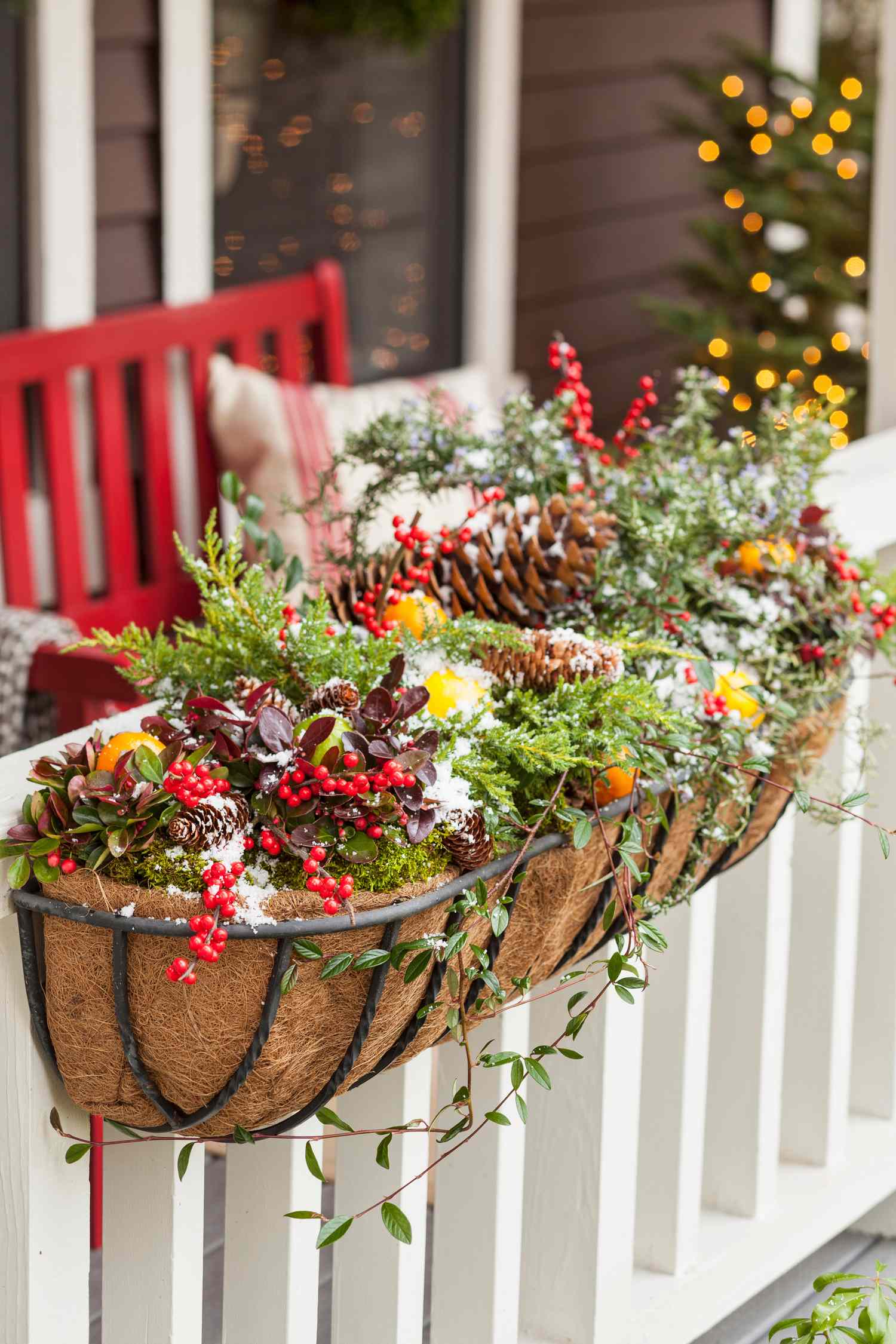 13 Christmas Front Porch Ideas to Welcome the Season with Style