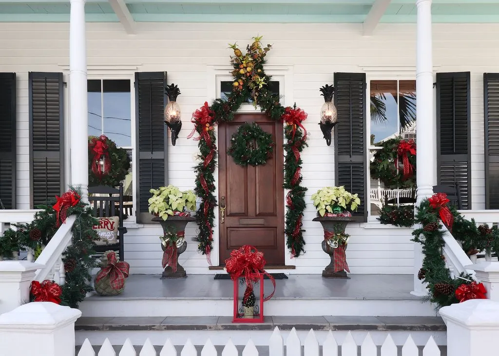 13 Winter Curb Appeal Ideas for Your Home | Thumbtack