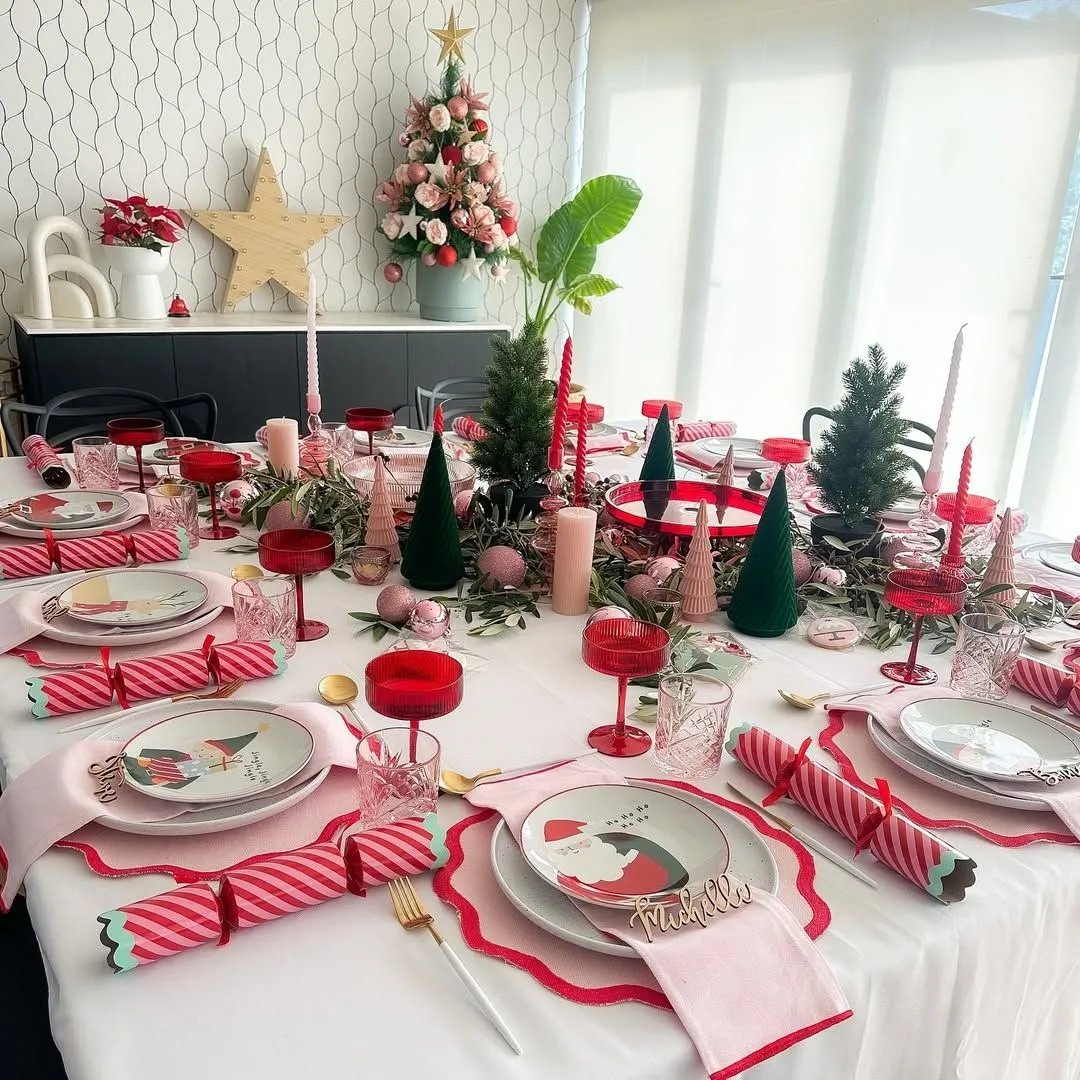 15 Christmas Centerpiece Ideas That Create a Stunning Holiday Focal Point
