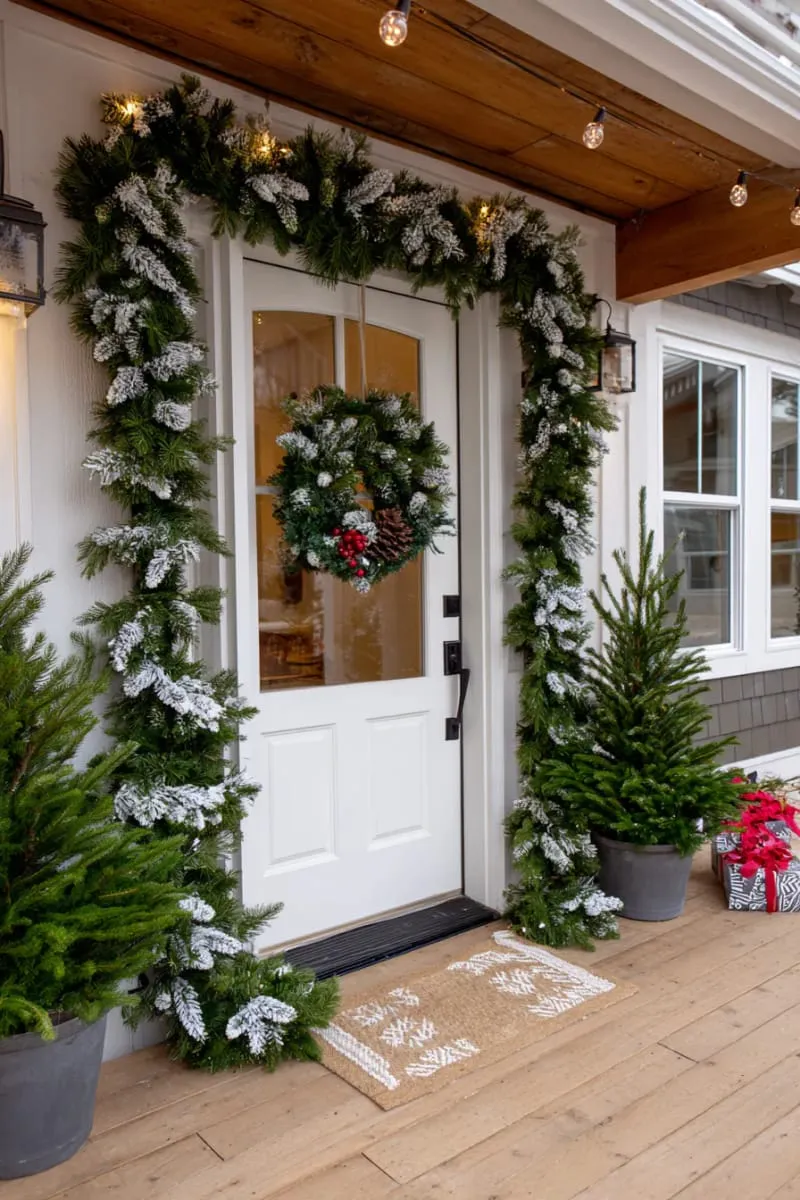 15 Christmas Decor Ideas for a Front Porch DIY That's Simple but Stunning