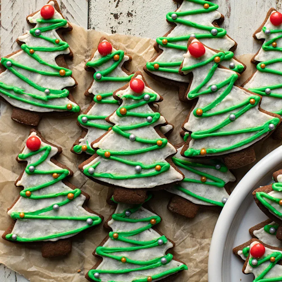 15 Christmas Desserts That Bring the Holiday Spirit Straight to the Table