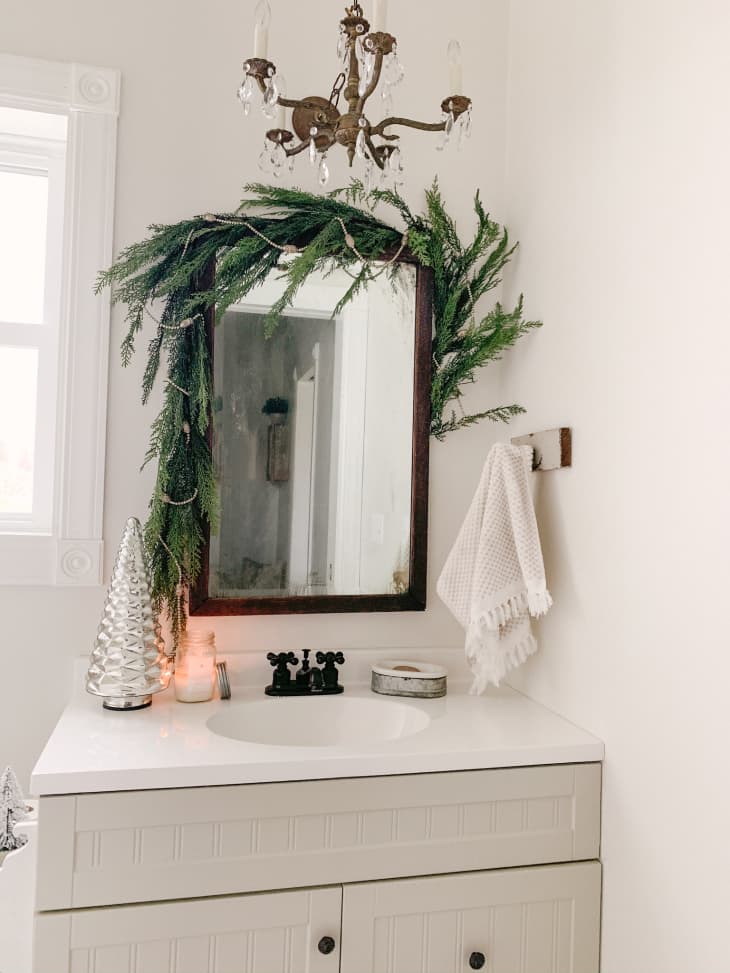 15 Christmas Garland Ideas for Every Room in Your Home | Apartment Therapy