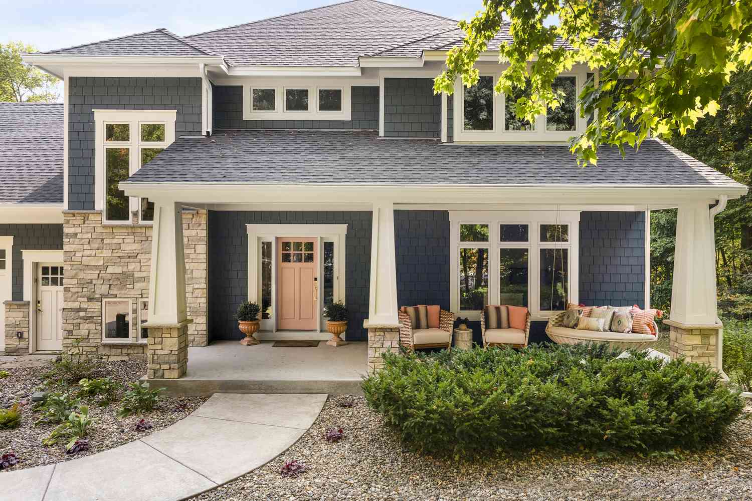 15 Lovely Front Porch Decorating Ideas From Designers