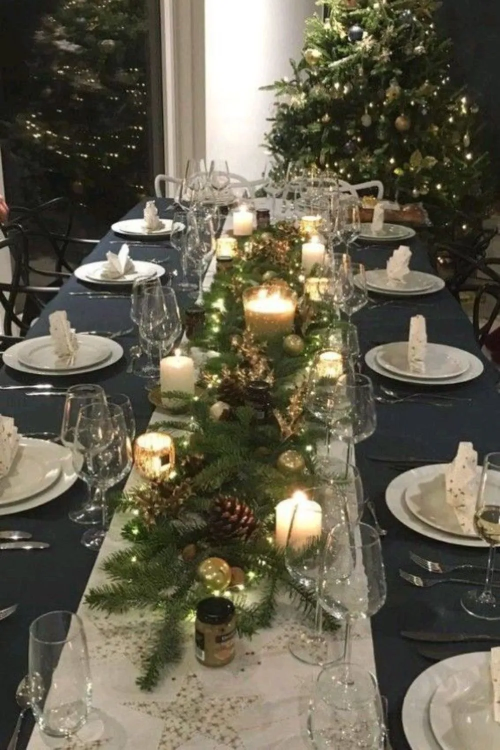 17 Amazing Christmas Table Decorations to Set The Holiday Mood - Its Claudia G