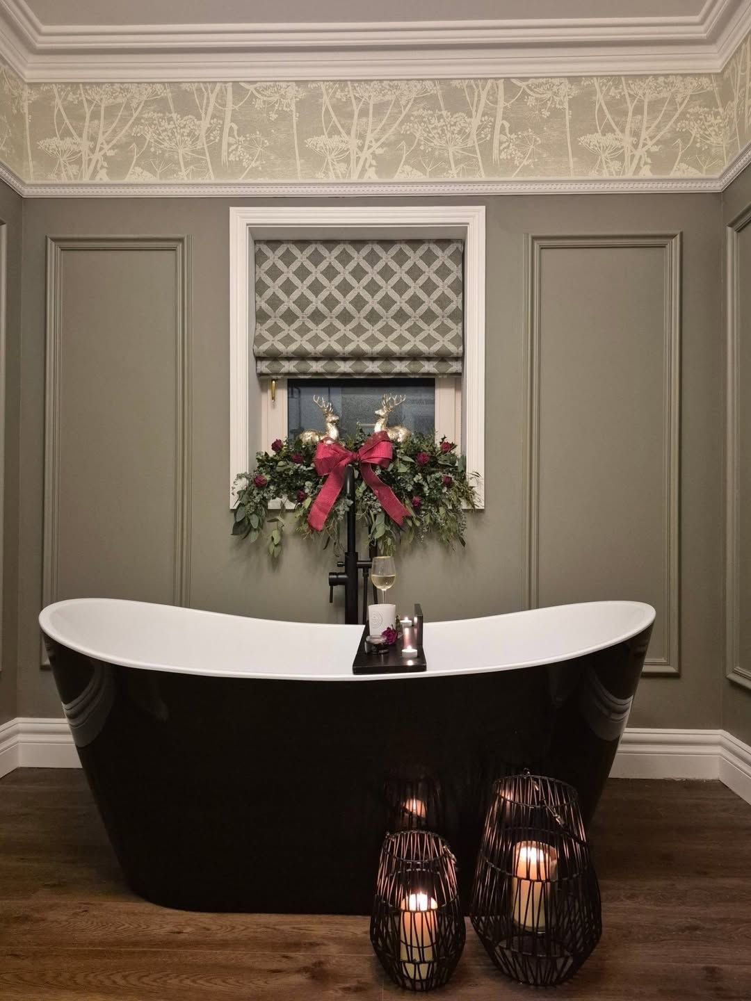 17 Christmas Bathroom Decor Ideas That Prove Even the Smallest Space  Deserves a Festive Moment