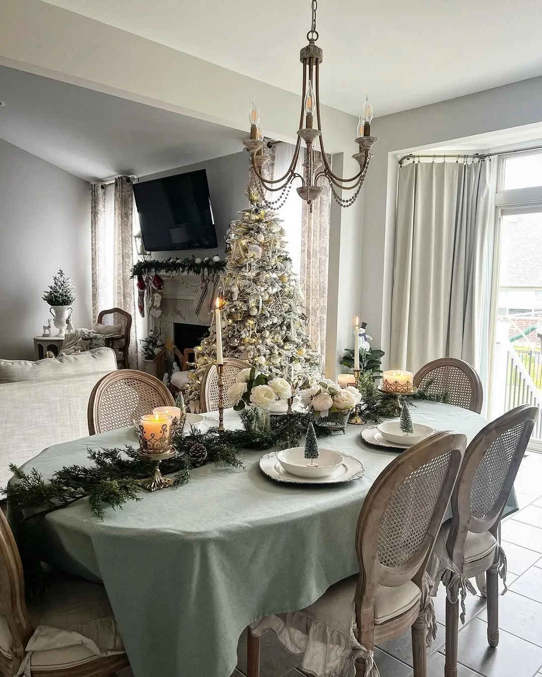22 Christmas Tablescape Ideas for a Stunning Holiday Setting