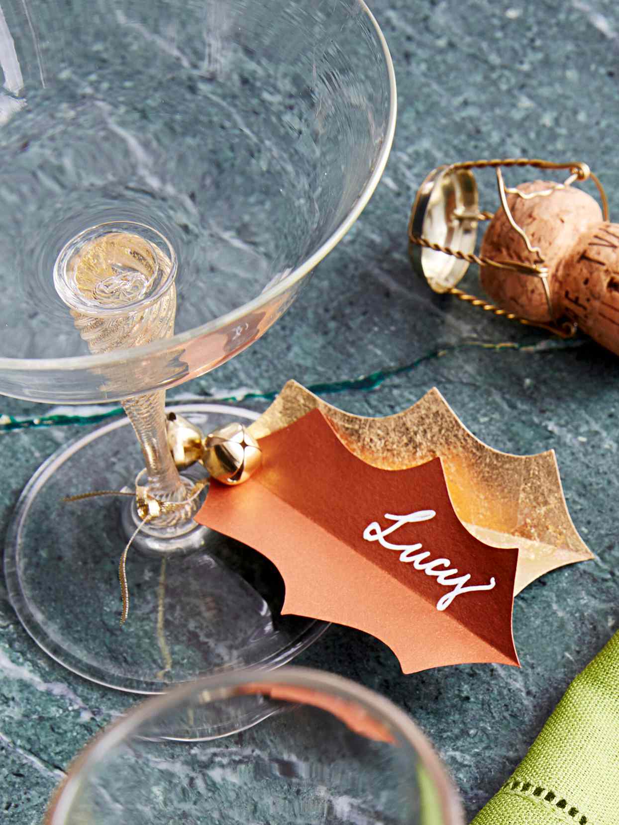 22 New Year's Table Decorations to Add Festive Flair