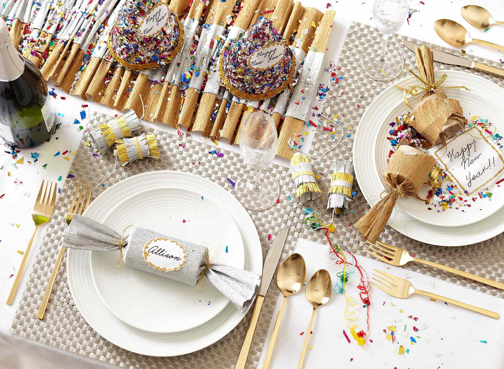 22 New Year's Table Decorations to Add Festive Flair