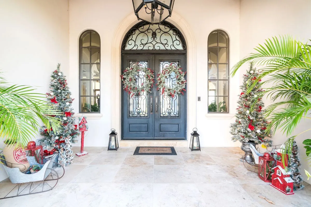 3 Elegant Ways to Stage Your Home for the Holidays