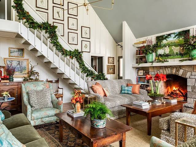 35 Designer-Approved Holiday Decorating Ideas | HGTV