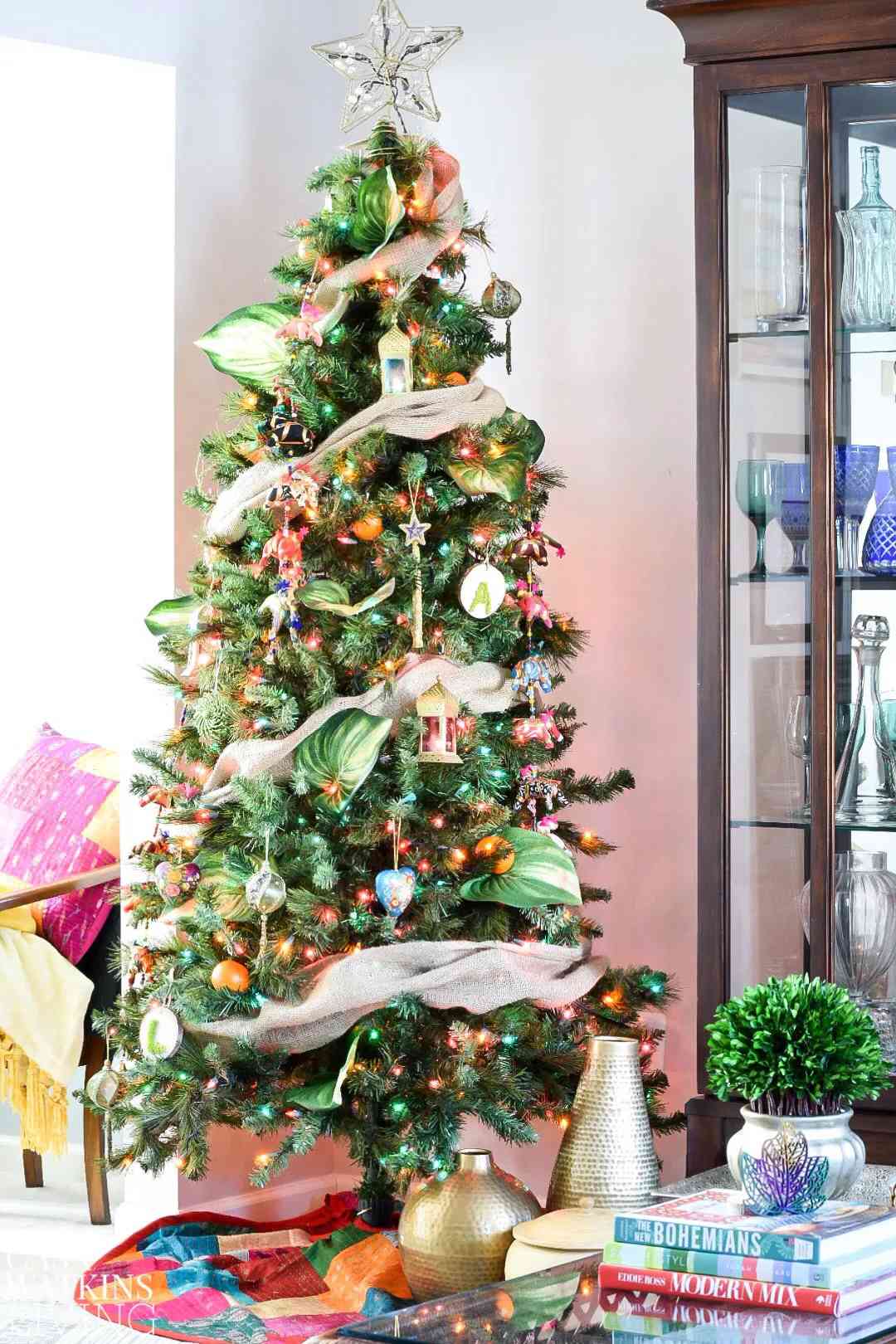 38 Christmas Tree Ribbon Ideas for a New Take on a Classic Look