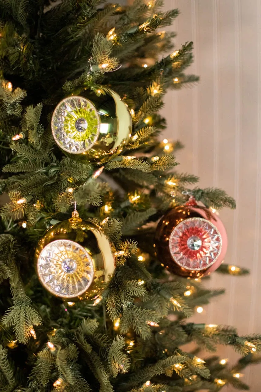 4.5” Witch Eye Ornament - Medium Gold