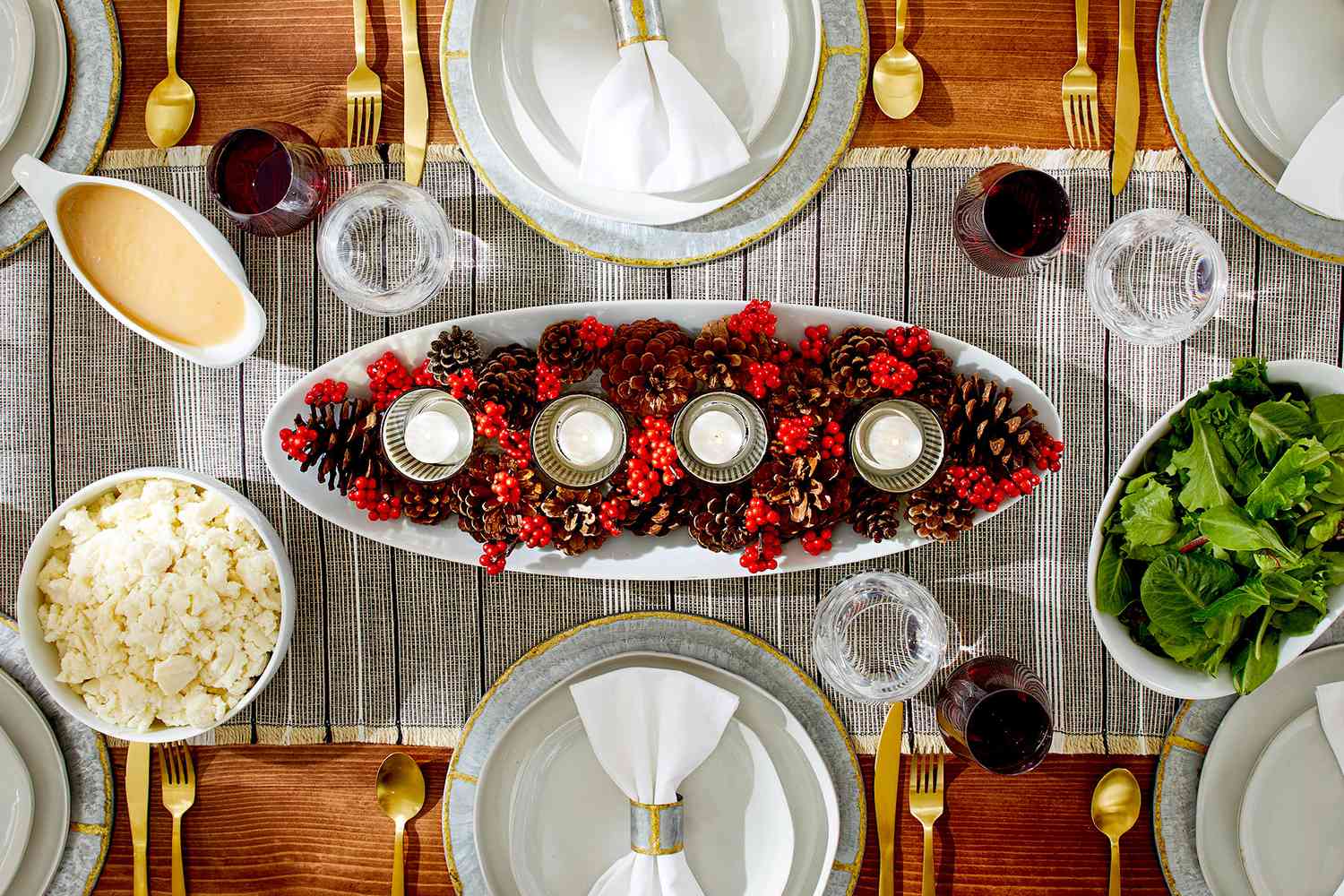 47 Beautiful Centerpiece Ideas for Your Thanksgiving Table