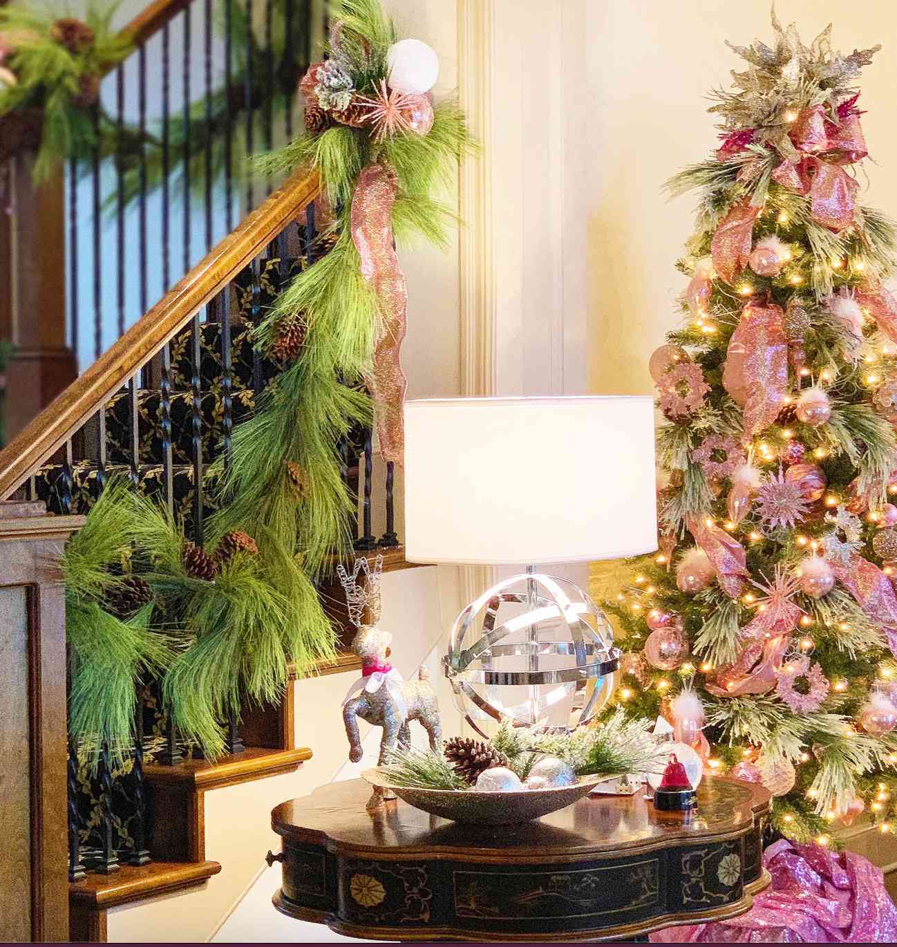 47 Christmas Tree Themes For an Elevated Look That Will Impress Your Guests