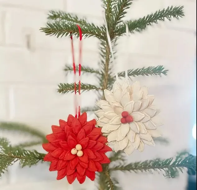 5 Easy DIY Christmas Ornaments Made From Natural Materials | Hometalk