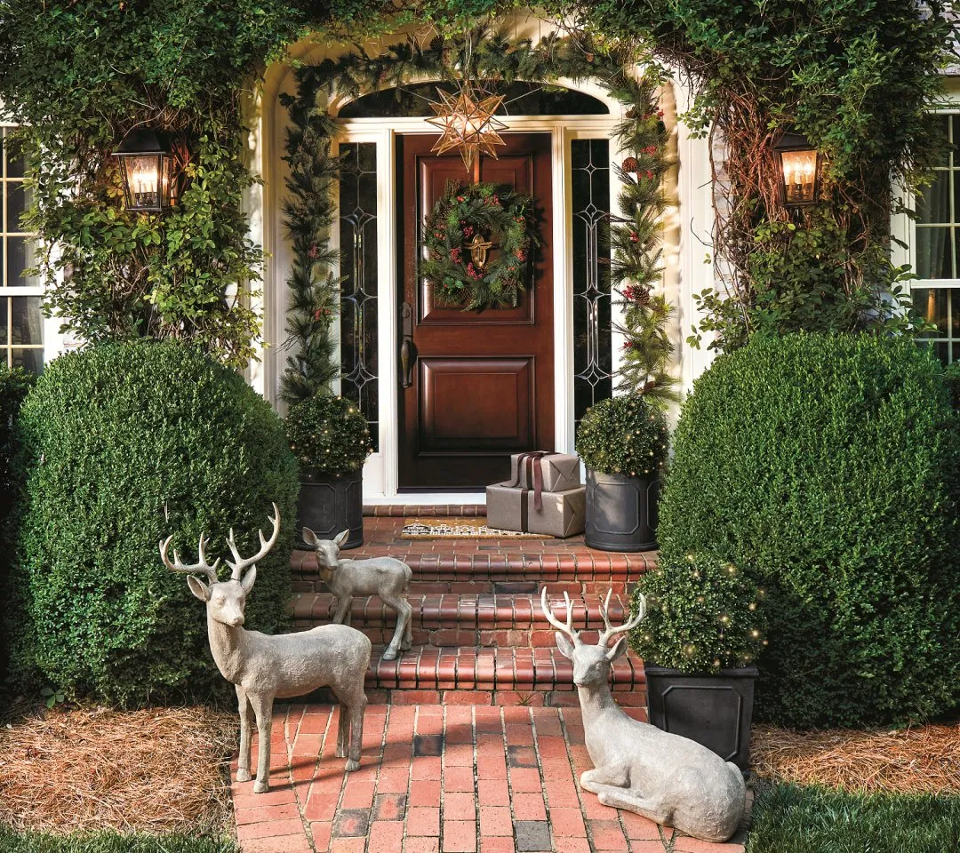 5 Festive Front Door Ideas to Welcome the Holidays - How to Decorate