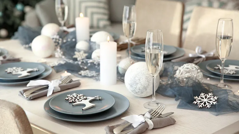 50 Christmas Dining Room Decor Ideas To Celebrate A Festive Feast In Style
