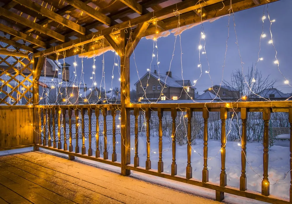 6 Festive Ways to Decorate Your Balcony for the Holidays | Rent. Blog