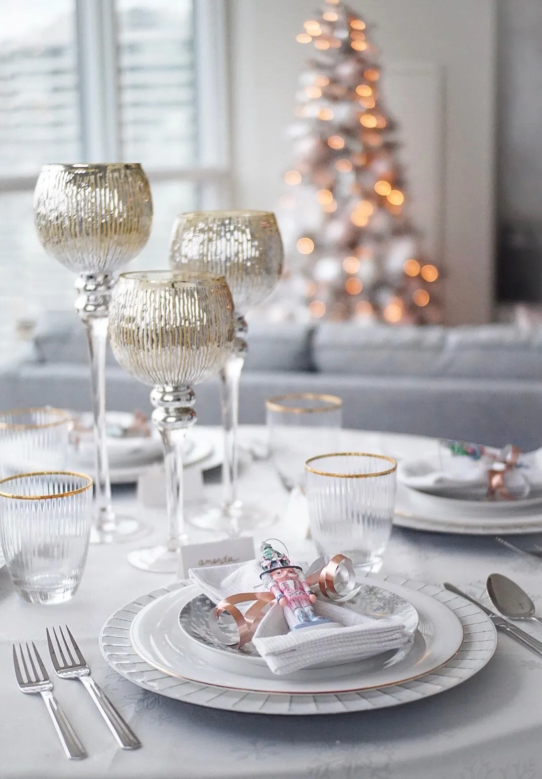 6 WAYS TO CREATE A FESTIVE AND BRIGHT TABLESCAPE THIS HOLIDAY SEASON – All Style Life