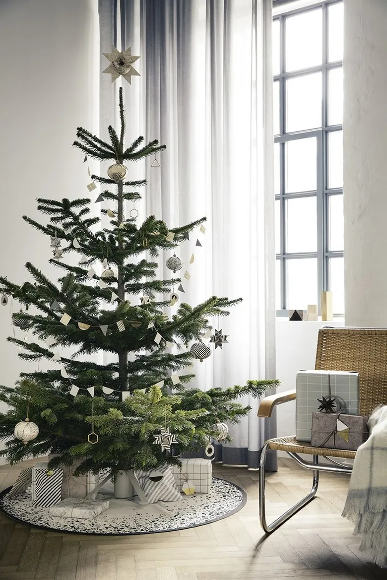 8 Christmas Centerpiece Ideas That Flip The Script On Tradition