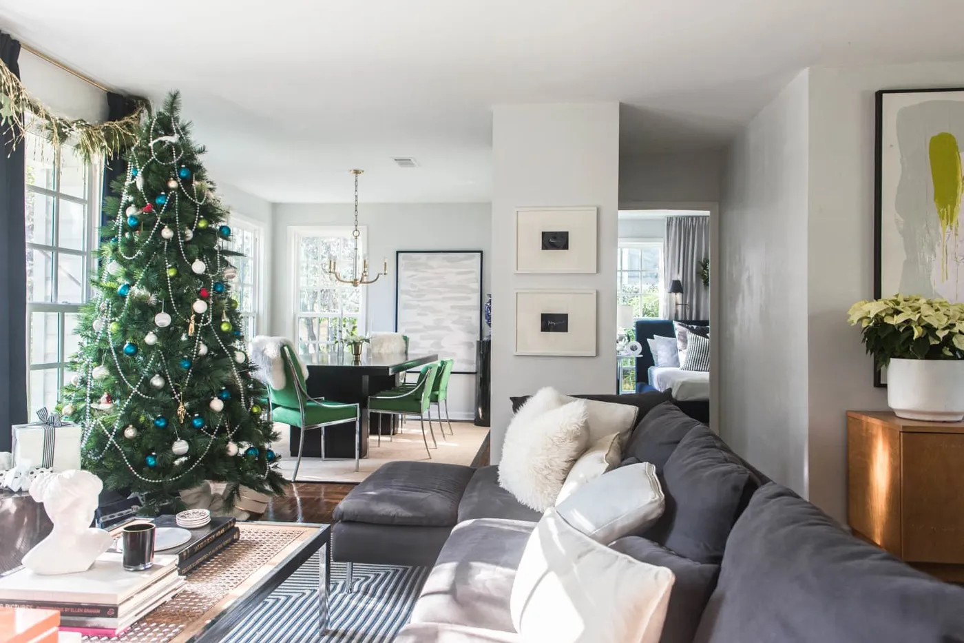 8 Christmas Tree Themes to Make Your Holiday Decor Pop | Apartment Therapy