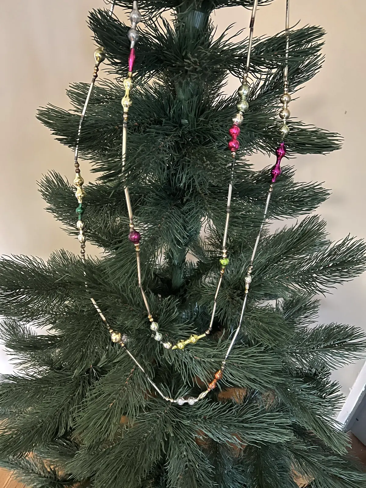 8.5ft Vintage Glass Bugle Bead Christmas Garland Antique Mercury Handmade –  Eugene's Vintage Christmas Ornaments