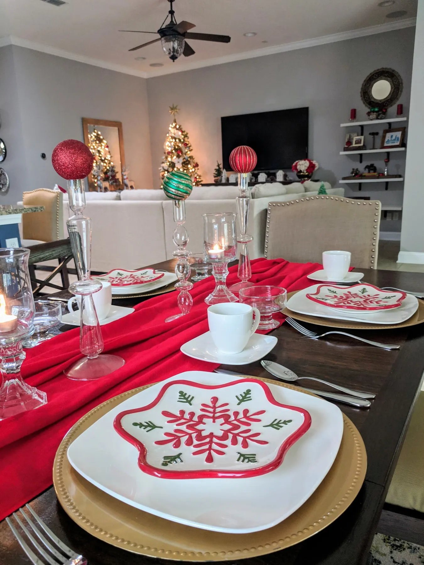 A Christmas Brunch Tablescape + Menu Idea — House by the Preserve